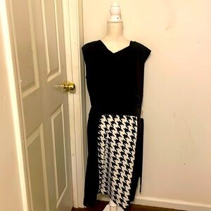 New black and white size 16 dress